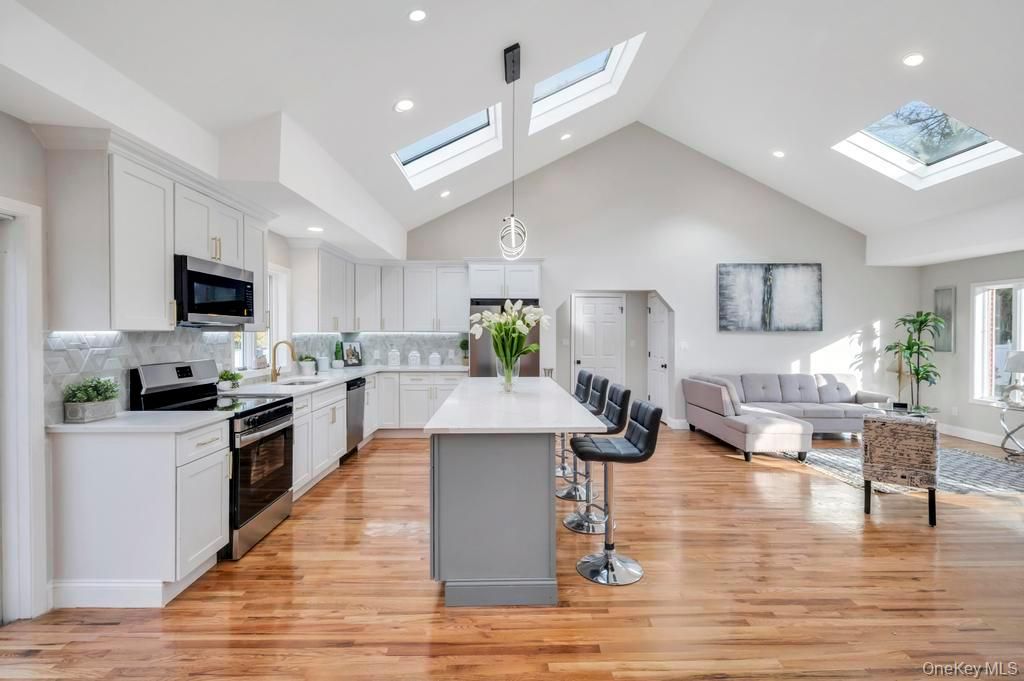 Interior, Kitchen, Living room, Pendant Lights, Recessed Lighting, Stainless Steel Appliances, Wood Texture Flooring