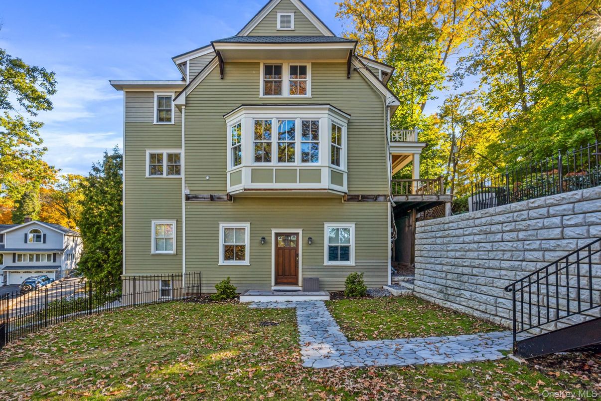 Exterior, Facade, Queen Anne Victorian