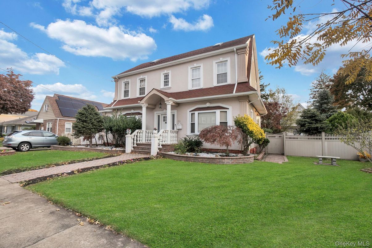 Backyard, Exterior, Facade, Solar Panels, Mediterranean