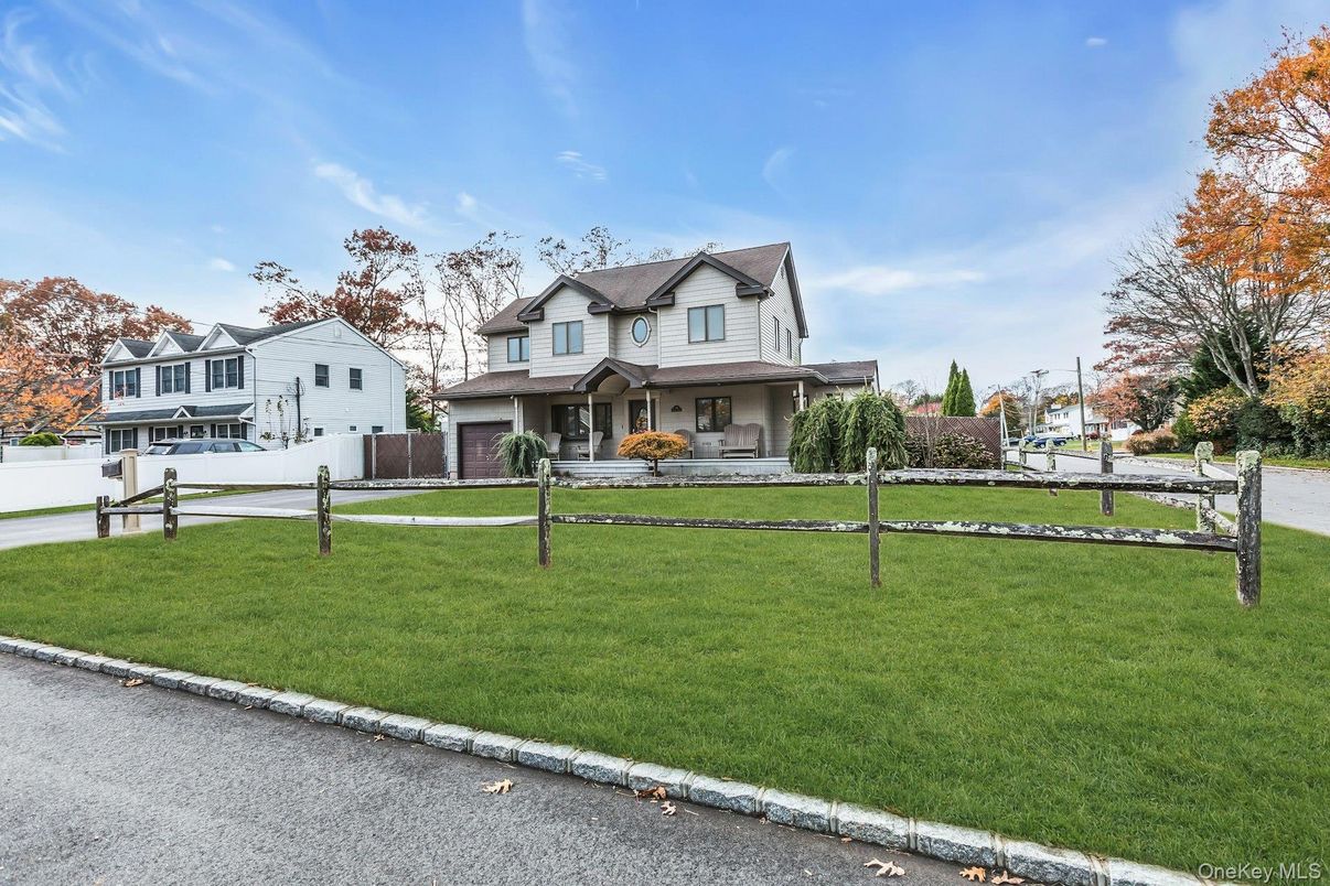 Backyard, Exterior, Facade, Queen Anne Victorian