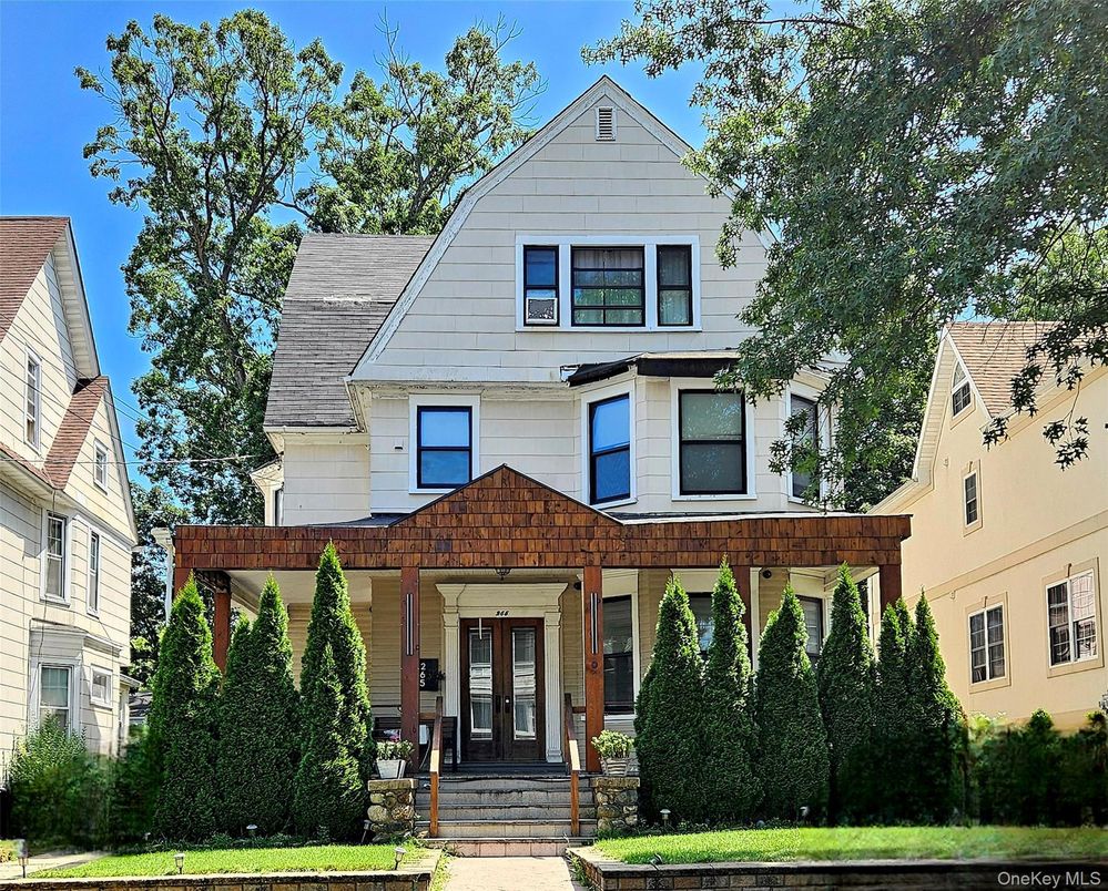 Exterior, Facade, Farmhouse