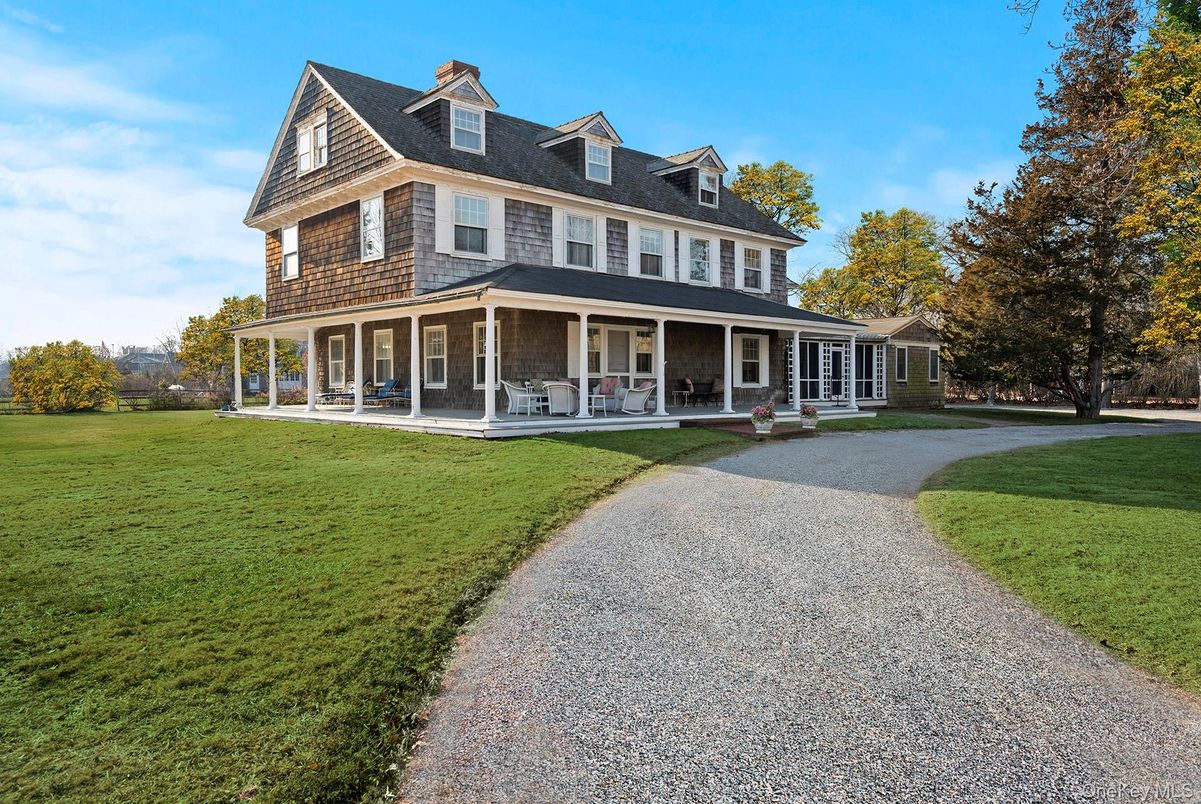 Exterior, Facade, Georgian