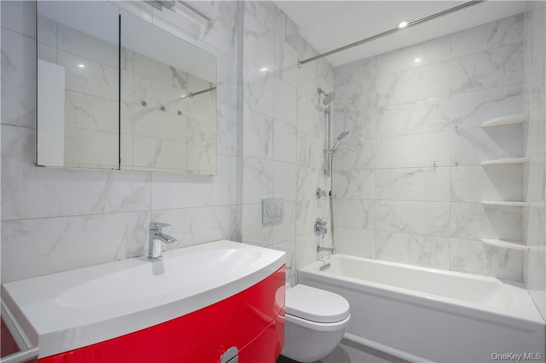 Bathroom, Interior, Marble Walls, Recessed Lighting