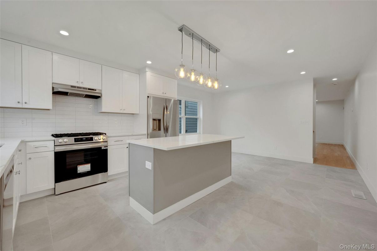 Interior, Kitchen, Pendant Lights, Recessed Lighting, Stainless Steel Appliances