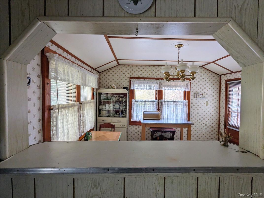 Chandelier, Interior