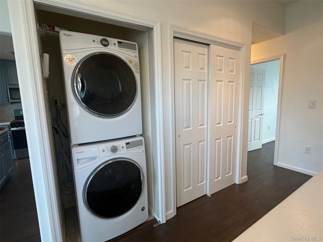 Interior, Utility Closets, Washer, Wood Texture Flooring
