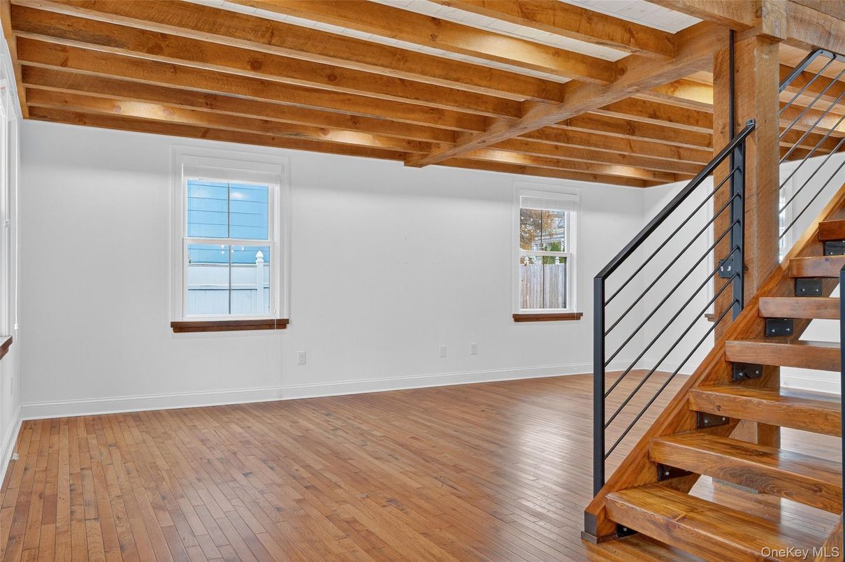 Empty room, Interior, Wooden Beams, Wood Texture Flooring
