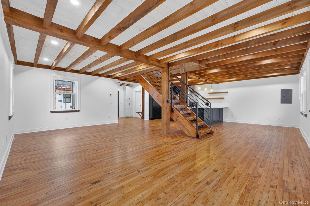Empty room, Interior, Recessed Lighting, Wooden Beams, Wood Texture Flooring