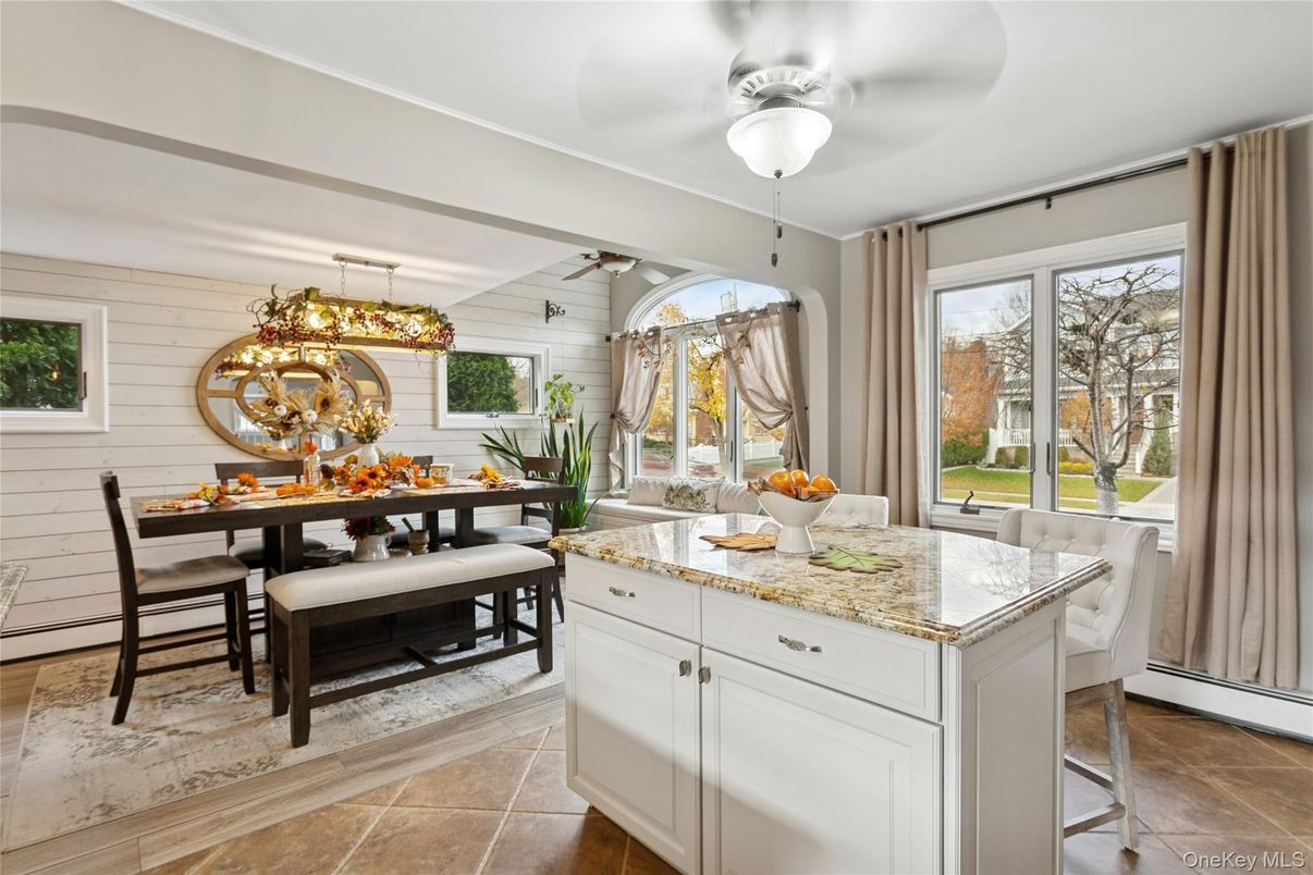Chandelier, Dining room, Interior