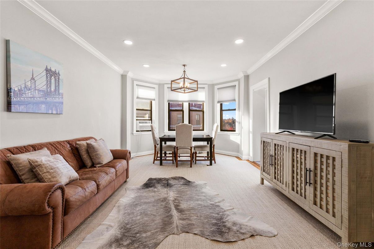 Dining room, Interior, Living room, Recessed Lighting