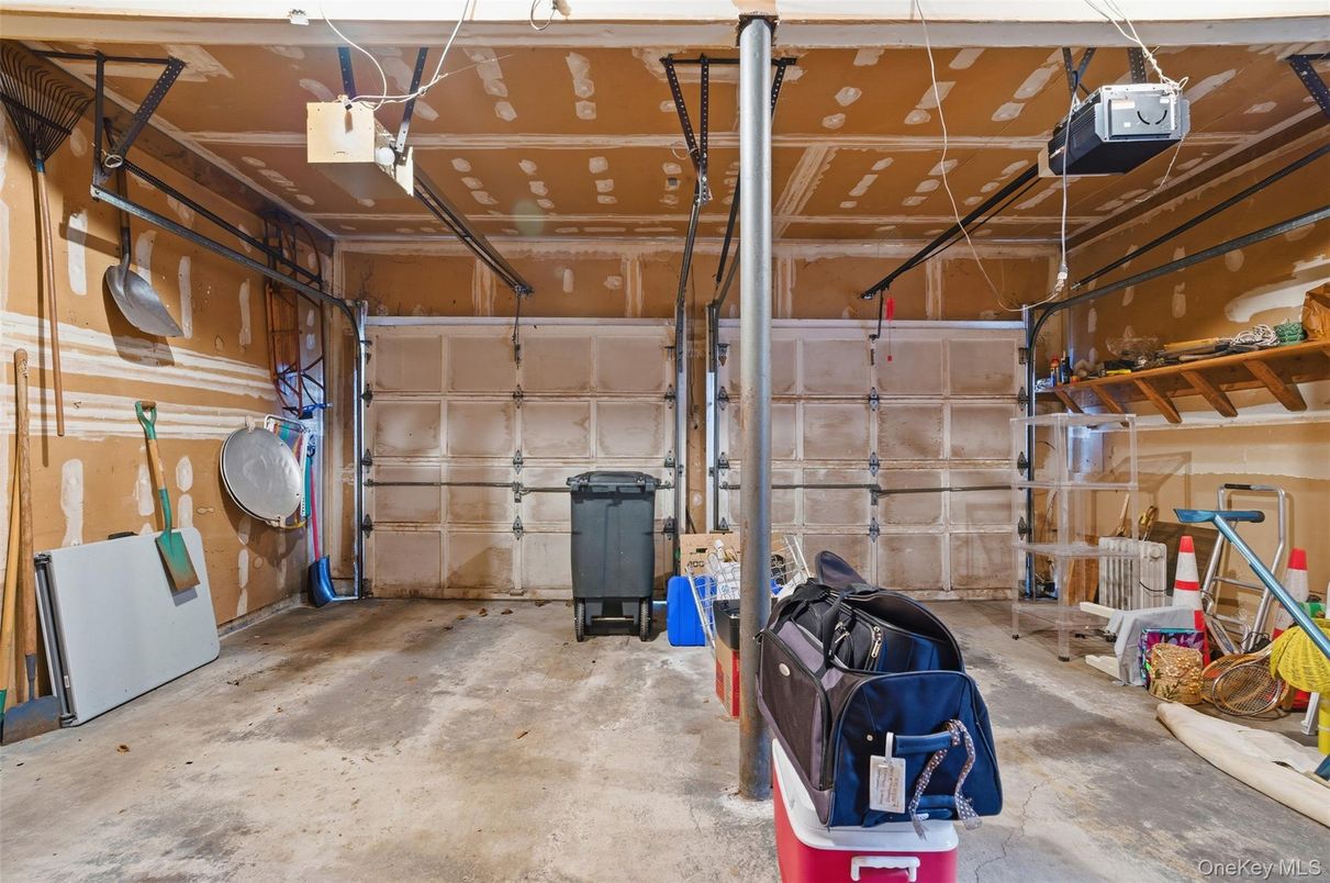 Garage, Interior