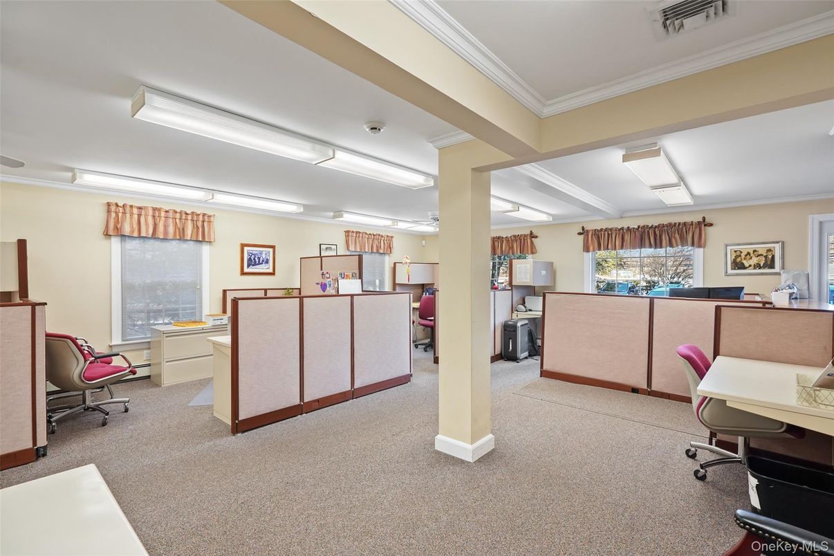 Home Office, Interior