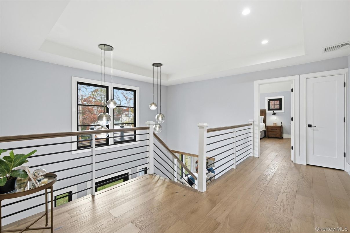 Interior, Pendant Lights, Recessed Lighting, Wood Texture Flooring