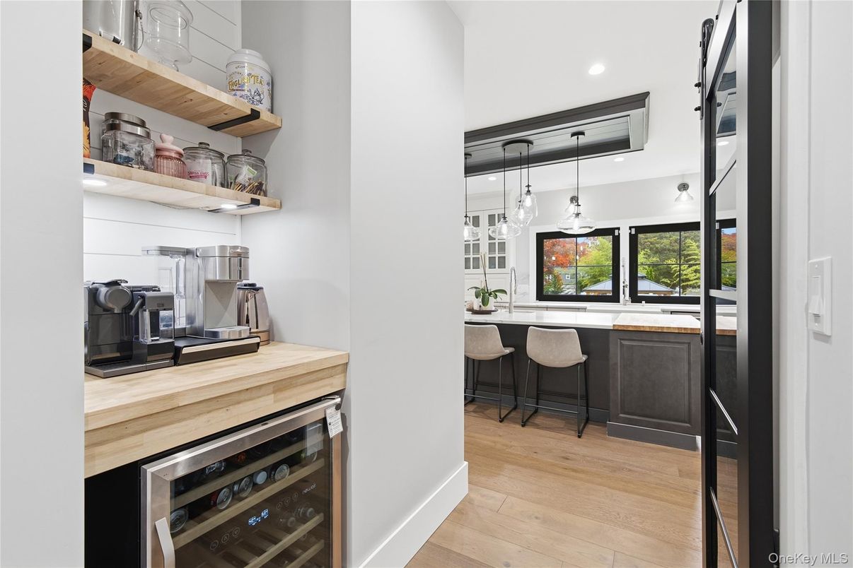 Interior, Pendant Lights, Recessed Lighting, Wood Texture Flooring