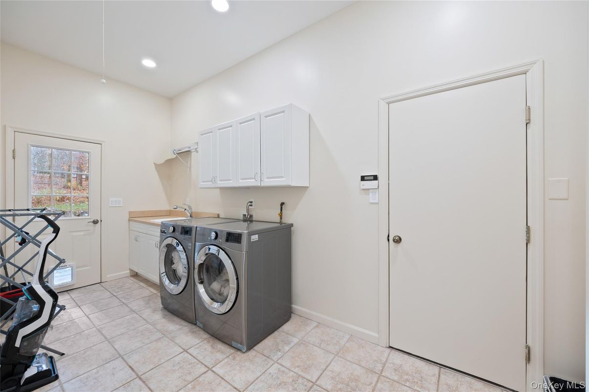 Interior, Recessed Lighting, Washer