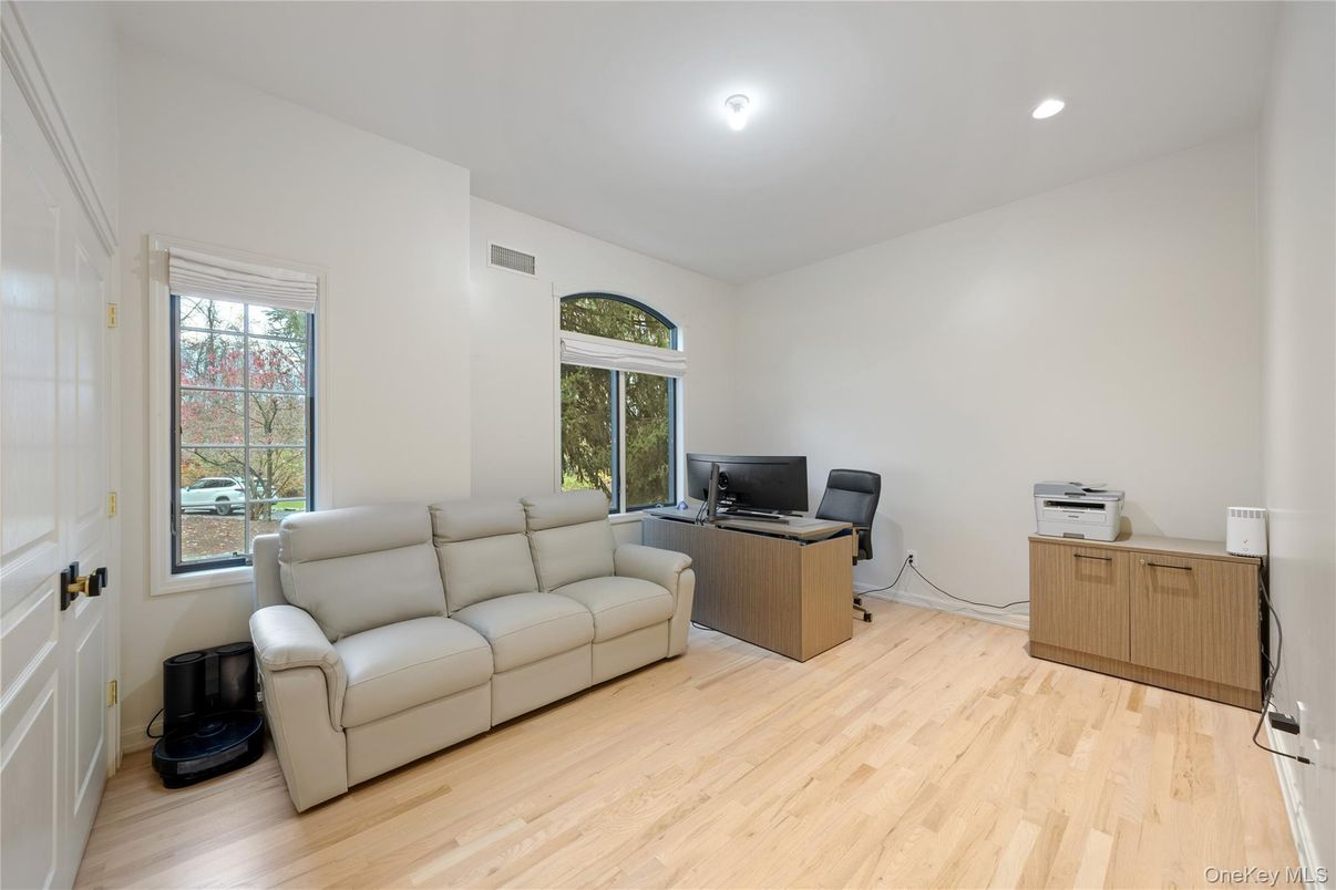 Home Office, Interior, Recessed Lighting, Wood Texture Flooring