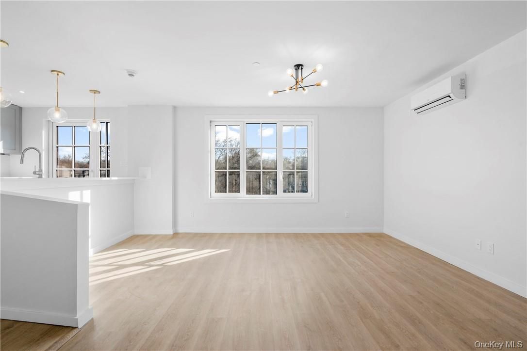 Empty room, Interior, Pendant Lights, Wood Texture Flooring
