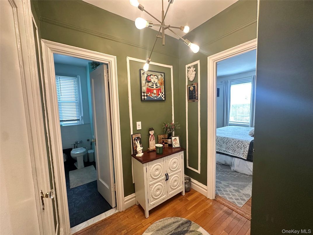 Bathroom, Bedroom, Interior, Pendant Lights, Wood Texture Flooring