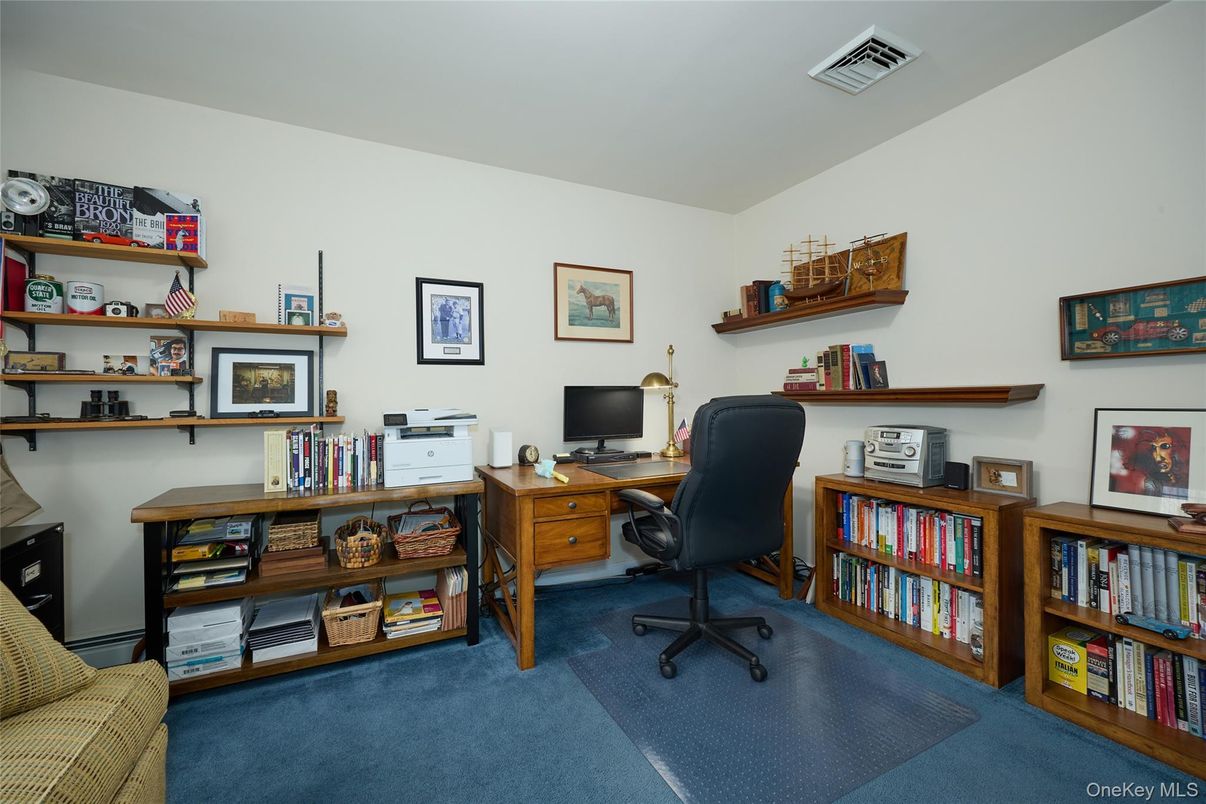 Home Office, Interior