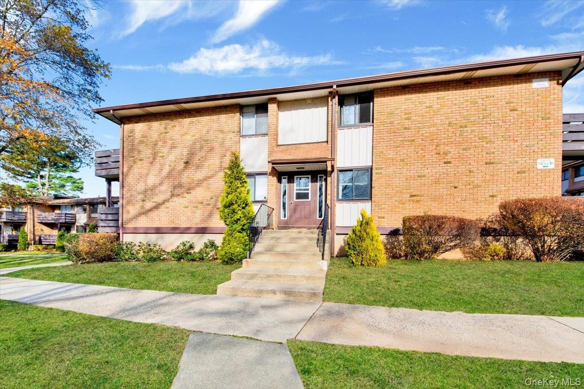 Exterior, Facade, Brick Facade, Modern