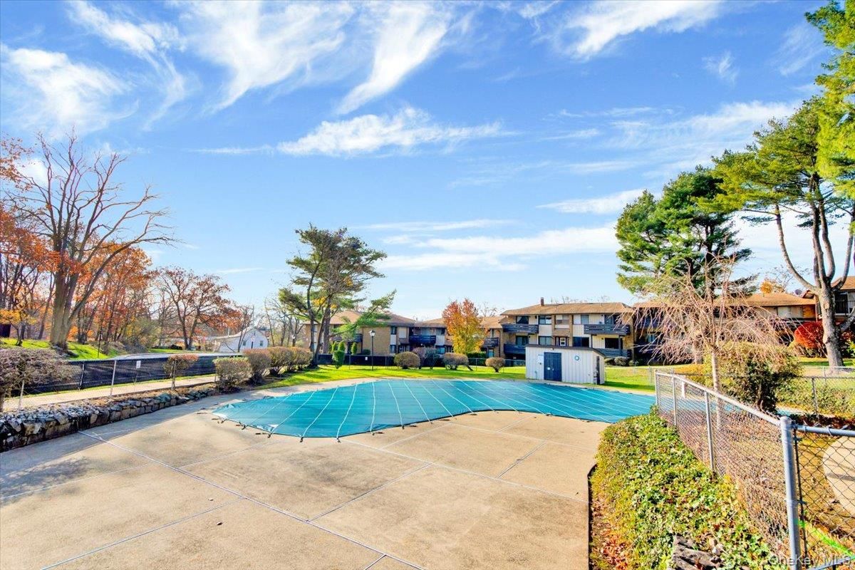 Exterior, Tennis Courts