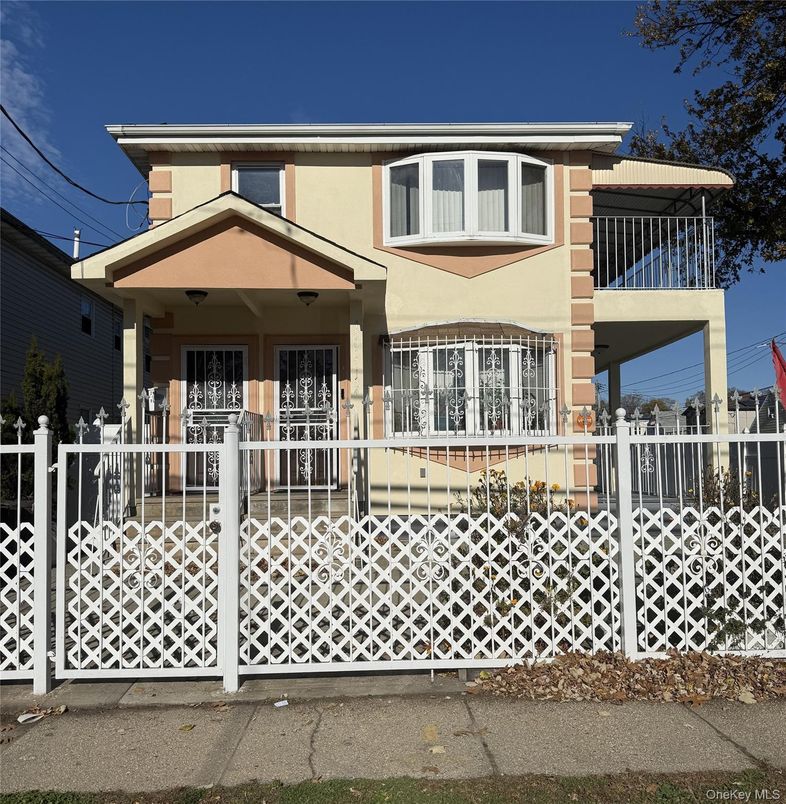 Exterior, Facade, American Craftsman