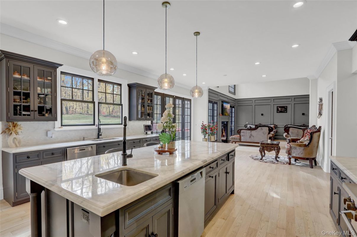 Interior, Kitchen, Living room, Pendant Lights, Recessed Lighting, Wood Texture Flooring