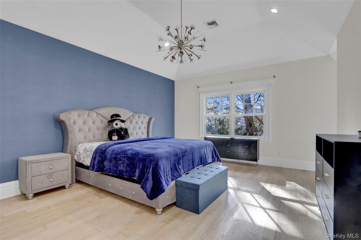 Bedroom, Interior, Pendant Lights, Recessed Lighting, Wood Texture Flooring