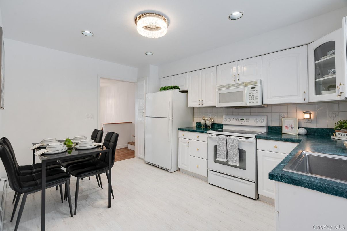 Dining room, Interior, Kitchen, Recessed Lighting, Wood Texture Flooring