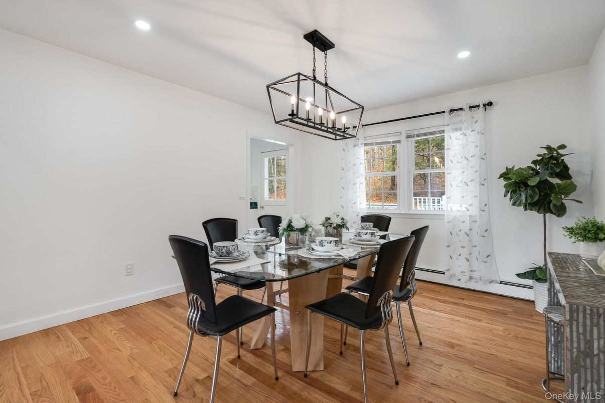 Chandelier, Dining room, Interior, Pendant Lights, Recessed Lighting, Wood Texture Flooring