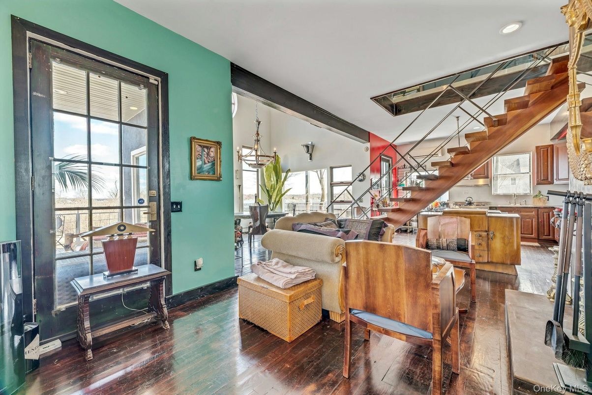 Interior, Living room, Pendant Lights, Recessed Lighting, Wood Texture Flooring