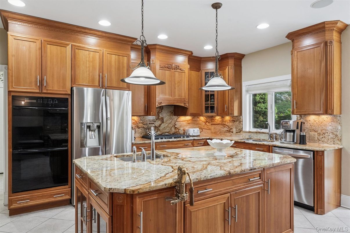 Interior, Kitchen, Pendant Lights, Recessed Lighting, Stainless Steel Appliances