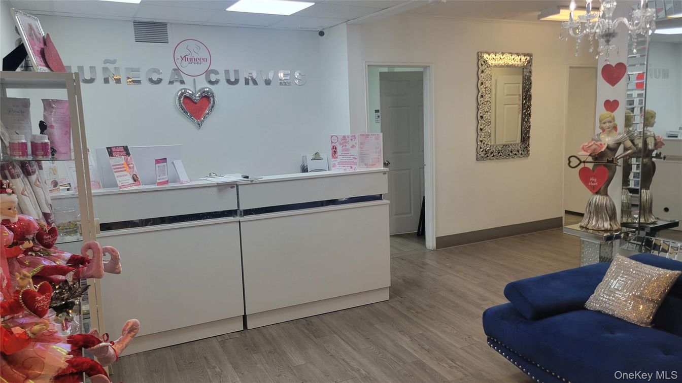 Chandelier, Interior, Wood Texture Flooring