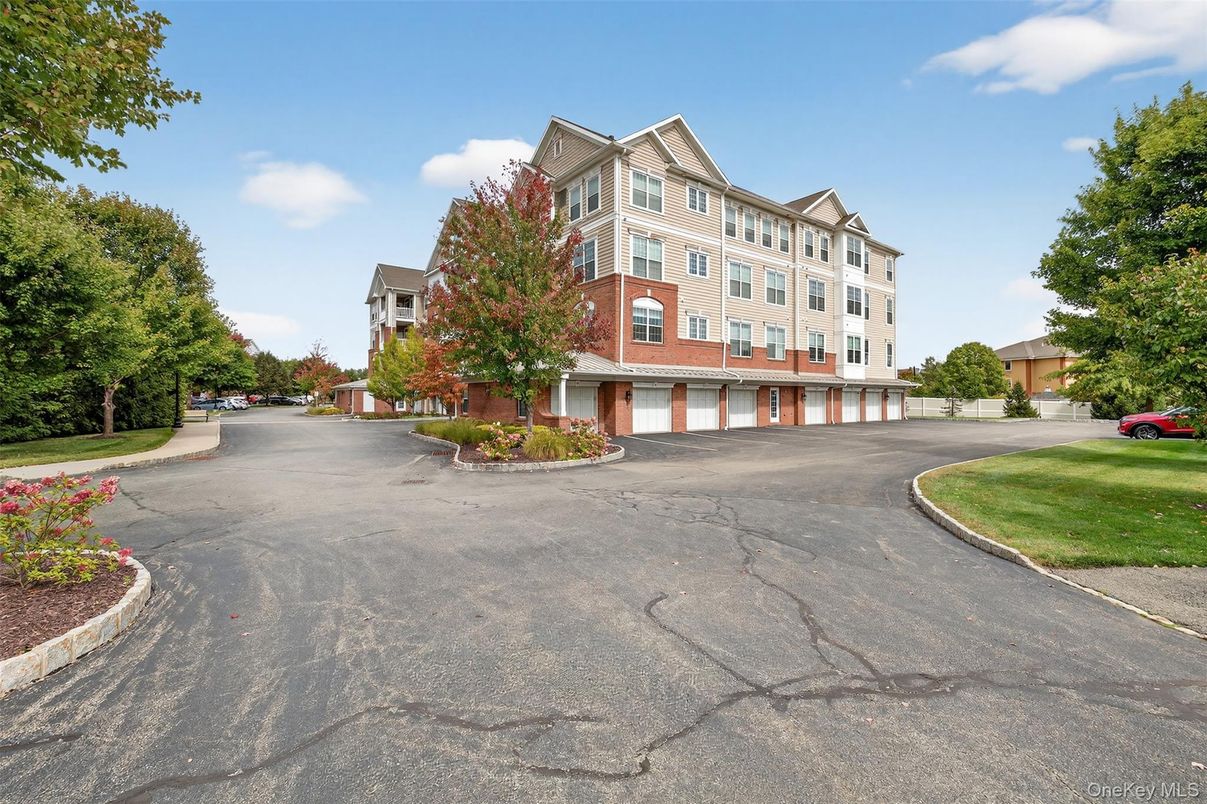 Exterior, Facade, Queen Anne Victorian