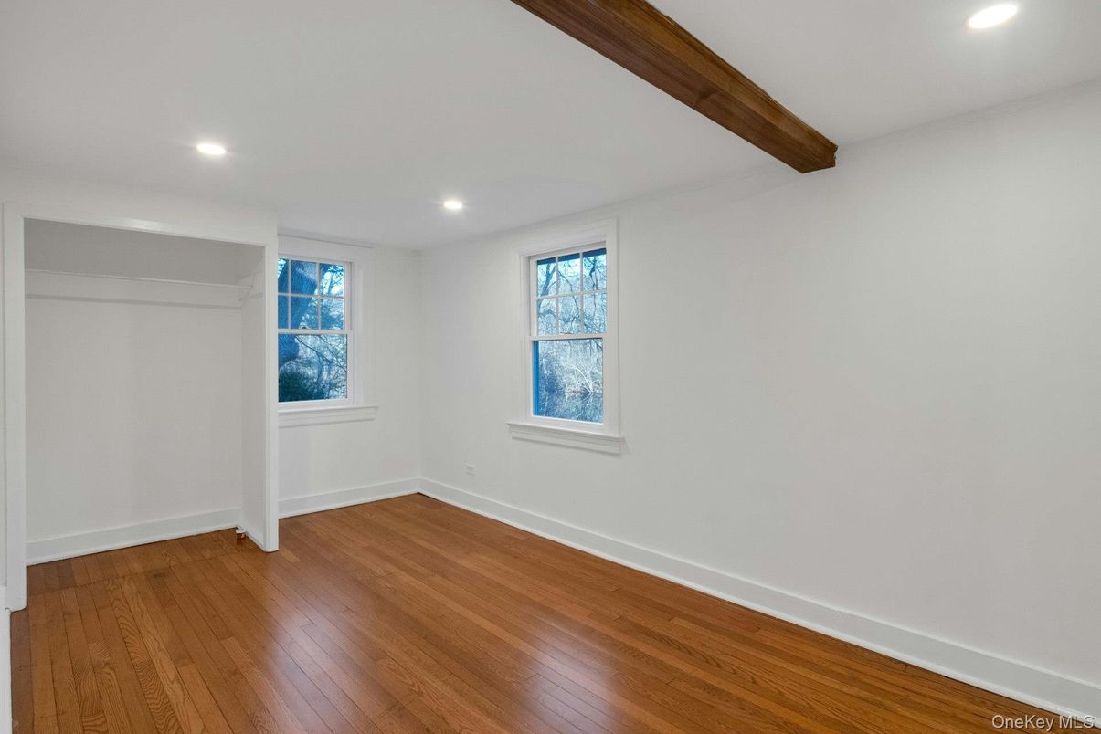 Empty room, Interior, Recessed Lighting, Wooden Beams, Wood Texture Flooring