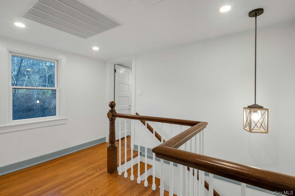 Interior, Pendant Lights, Recessed Lighting, Wood Texture Flooring