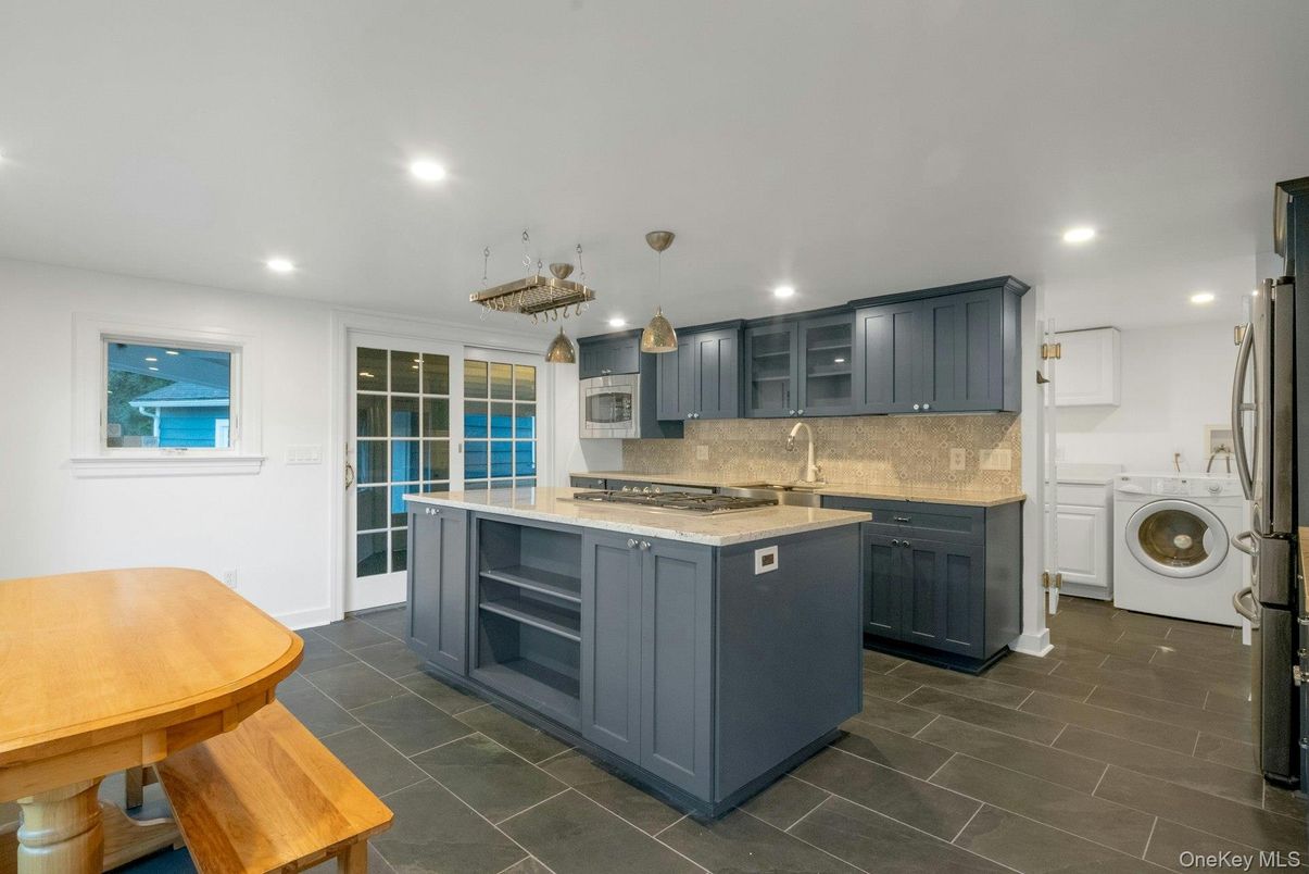 Interior, Kitchen, Recessed Lighting, Washer
