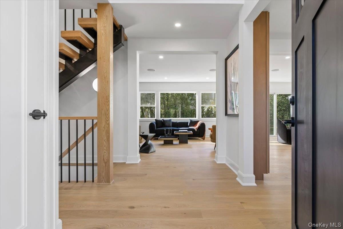 Interior, Recessed Lighting, Wood Texture Flooring