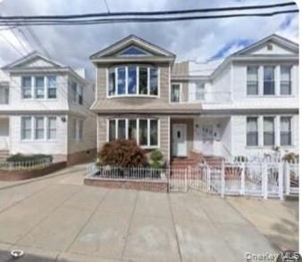 Exterior, Facade, American Craftsman