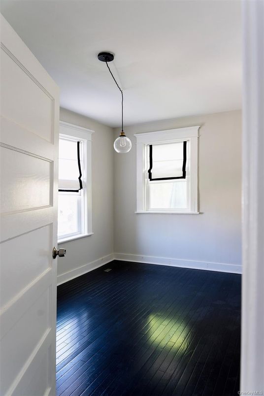 Empty room, Interior, Pendant Lights, Wood Texture Flooring