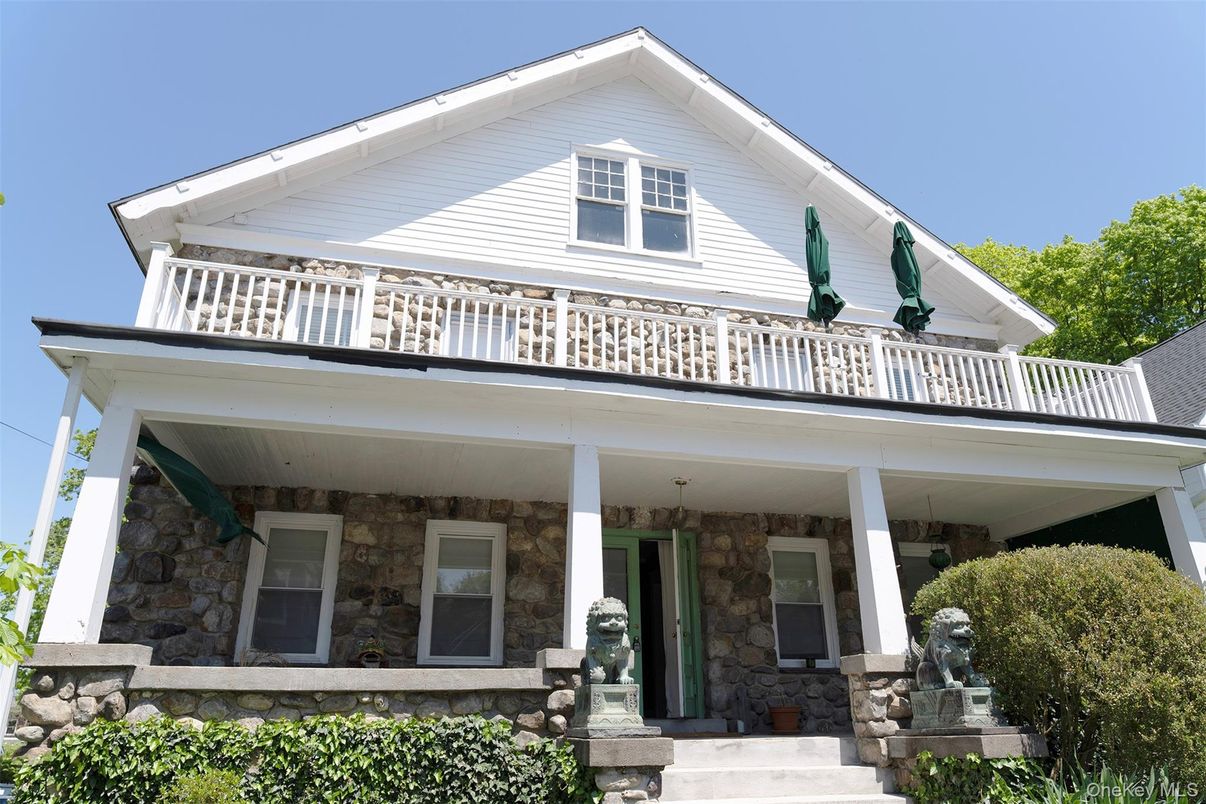 Exterior, Facade, Farmhouse