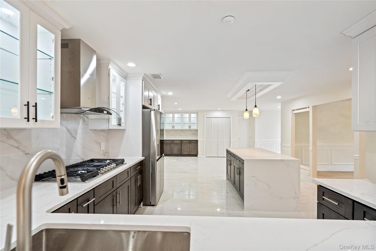 Interior, Kitchen, Marble, Pendant Lights, Recessed Lighting
