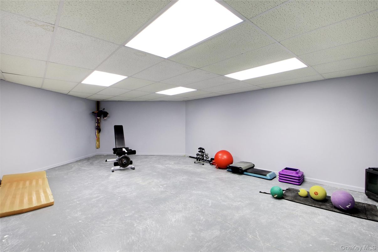 Fitness Equipment, Interior, Recessed Lighting