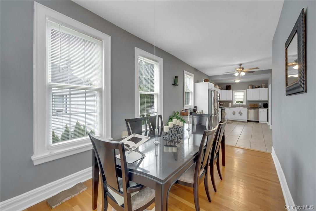 Dining room, Interior, Kitchen, Pendant Lights, Wood Texture Flooring