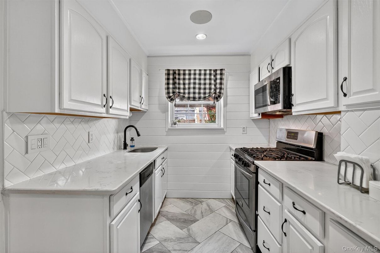 Interior, Kitchen, Marble, Recessed Lighting