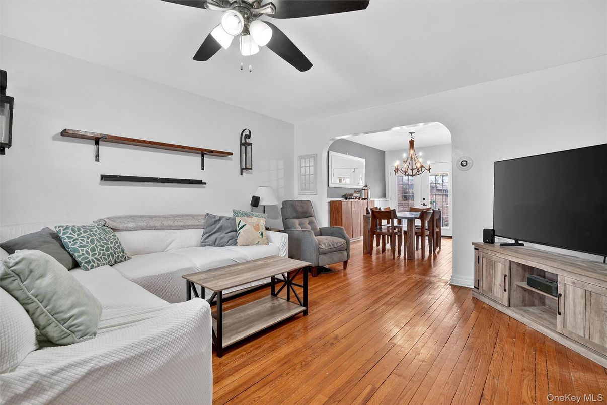 Chandelier, Dining room, Interior, Living room, Wood Texture Flooring