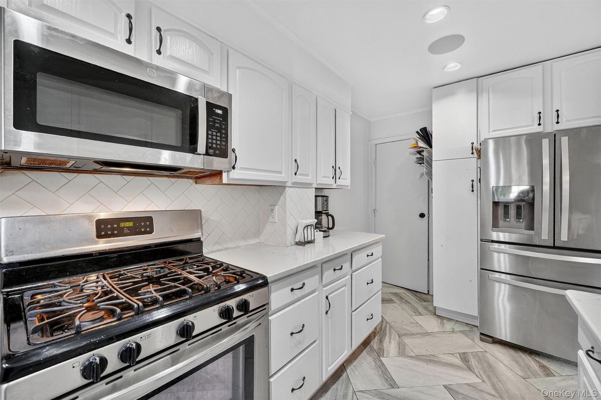 Interior, Kitchen, Marble, Recessed Lighting, Stainless Steel Appliances