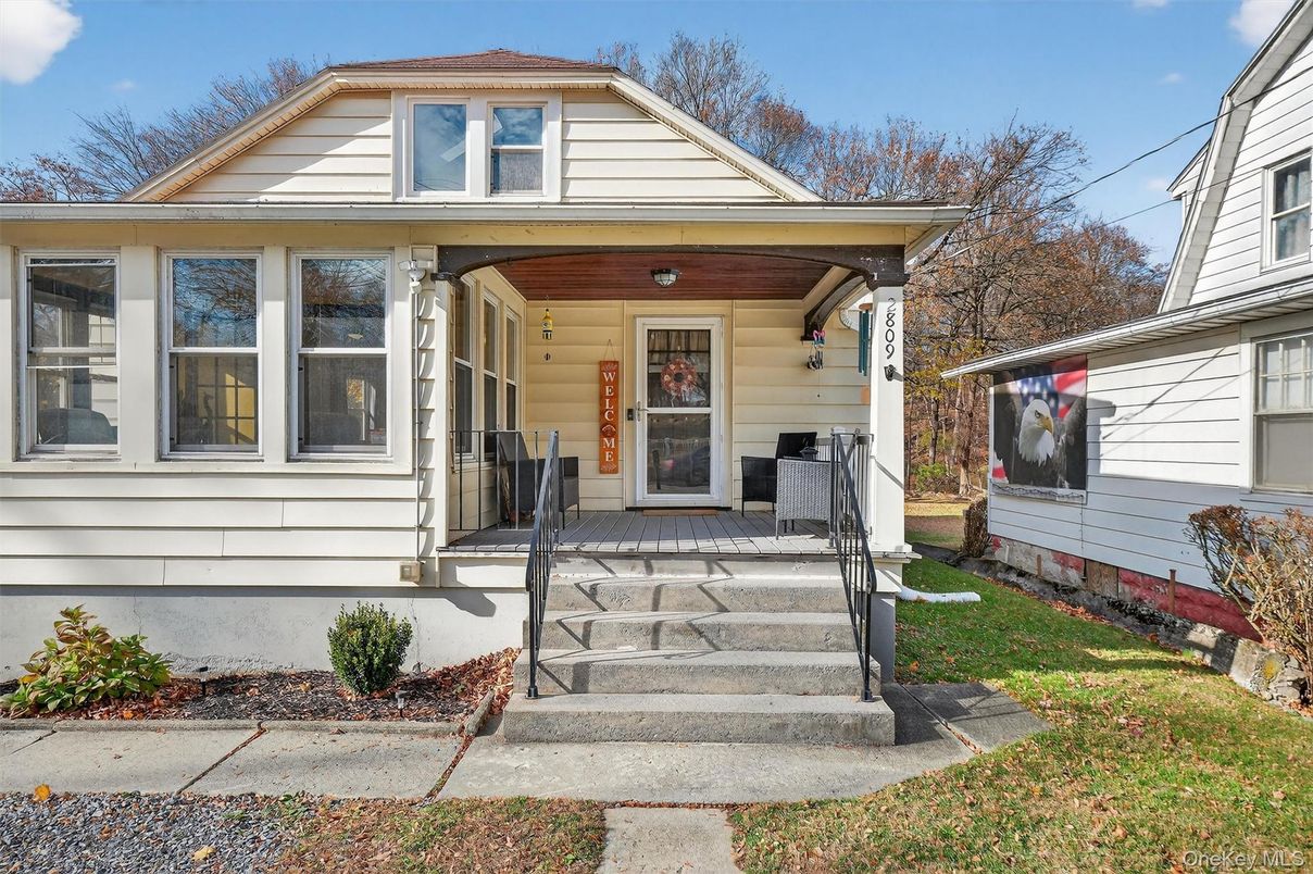 Exterior, Facade, Queen Anne Victorian