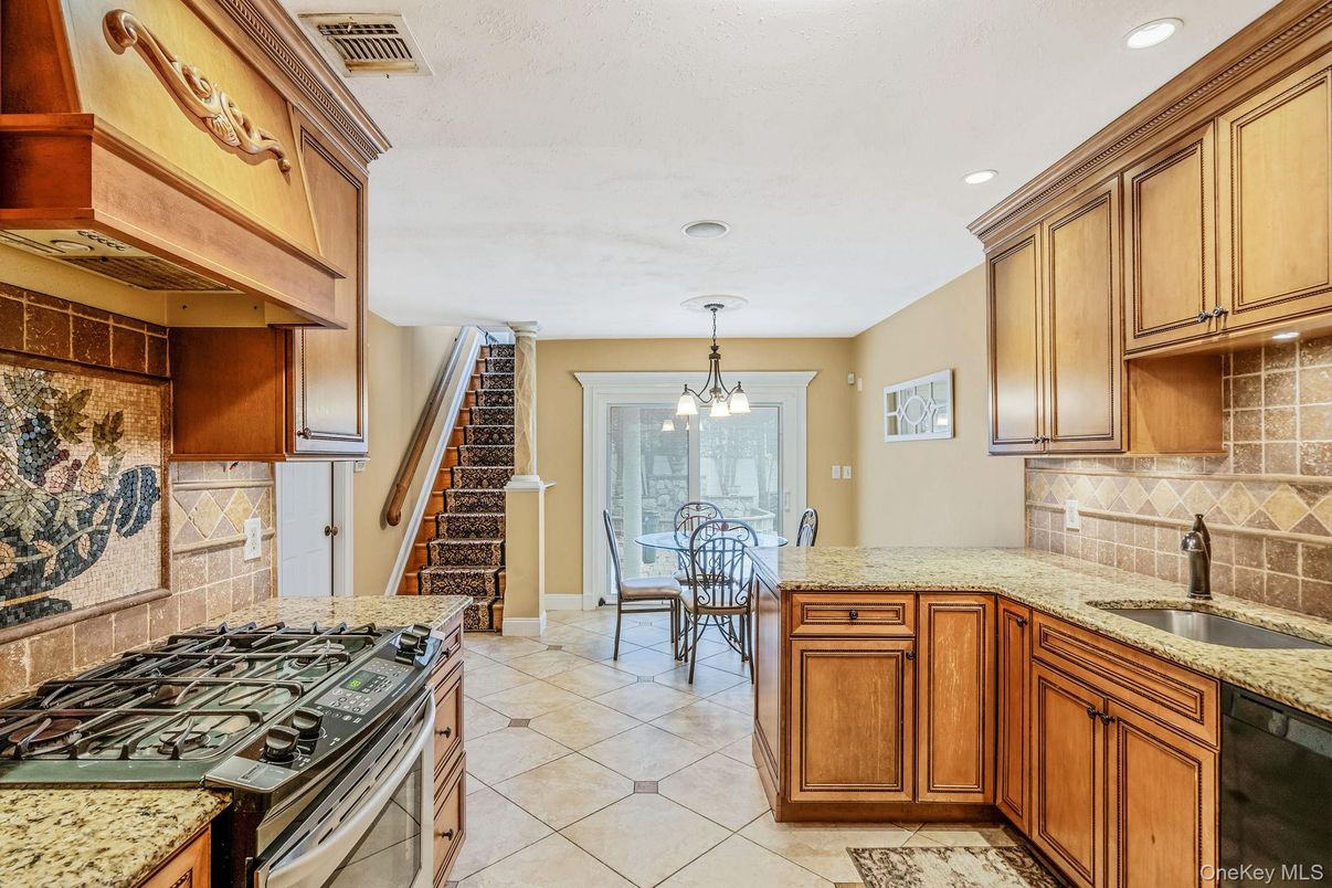 Chandelier, Dining room, Interior, Kitchen, Pendant Lights, Recessed Lighting