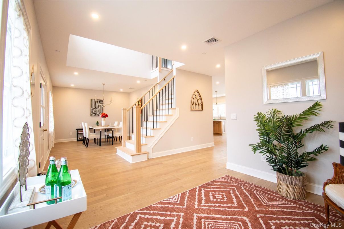 Chandelier, Dining room, Interior, Recessed Lighting, Wood Texture Flooring